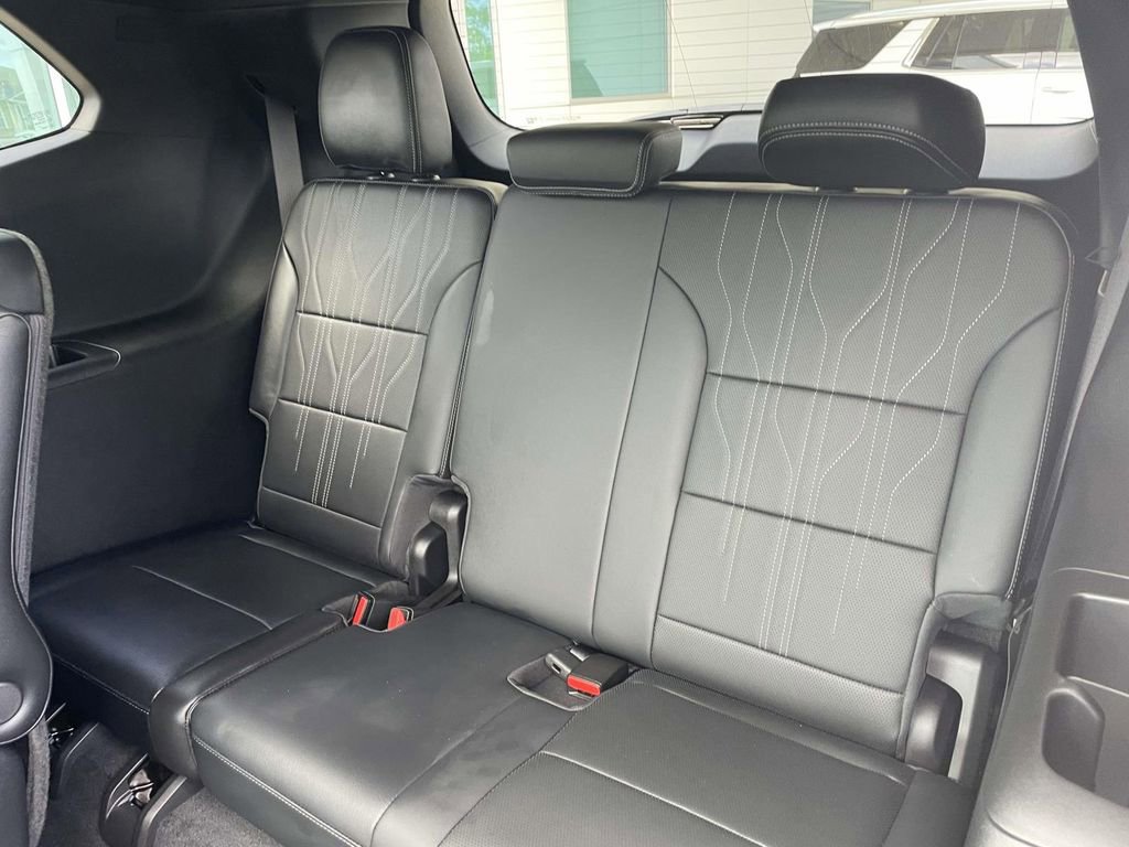 Used 2025 Buick Enclave Avenir w/ Super Cruise Package image 10