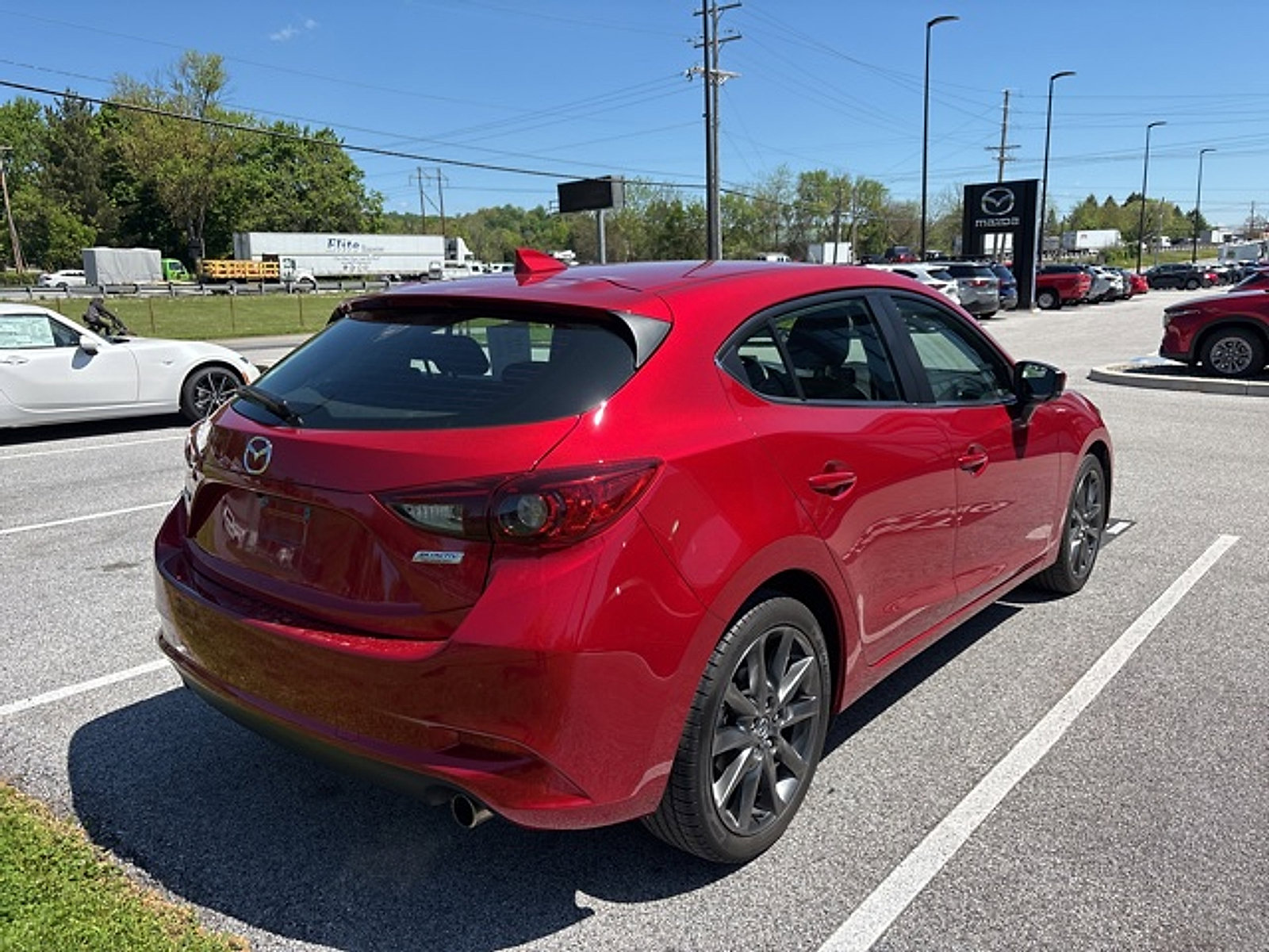 Used 2018 MAZDA MAZDA3 Touring FWD image 5