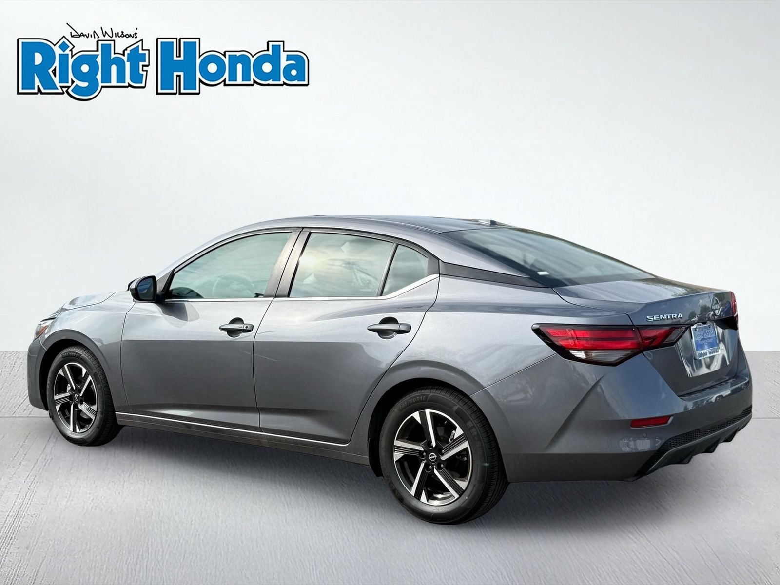 Used 2024 Nissan Sentra SV FWD image 4