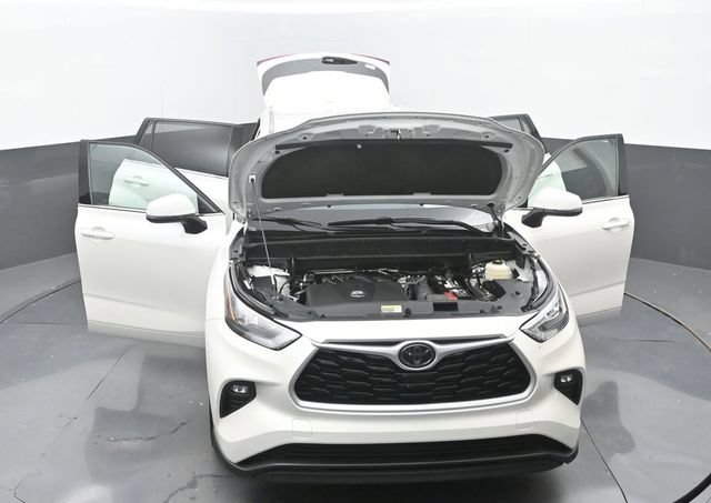 Used 2020 Toyota Highlander LE FWD image 35