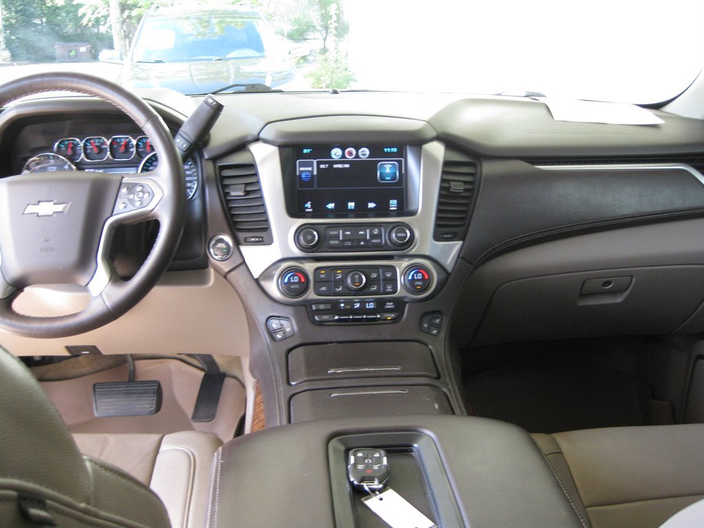 Used 2015 Chevrolet Suburban LTZ w/ Max Trailering Package AWD/4WD image 33