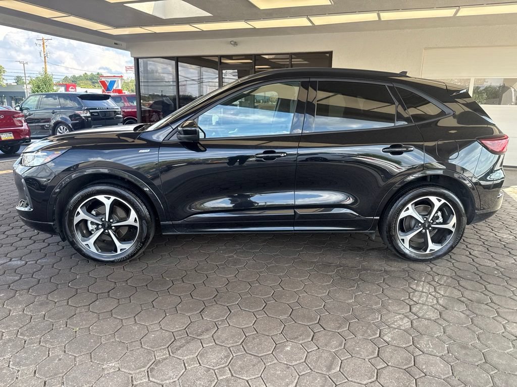 Used 2024 Ford Escape ST-Line Select w/ Tech Pack #2 AWD/4WD image 9