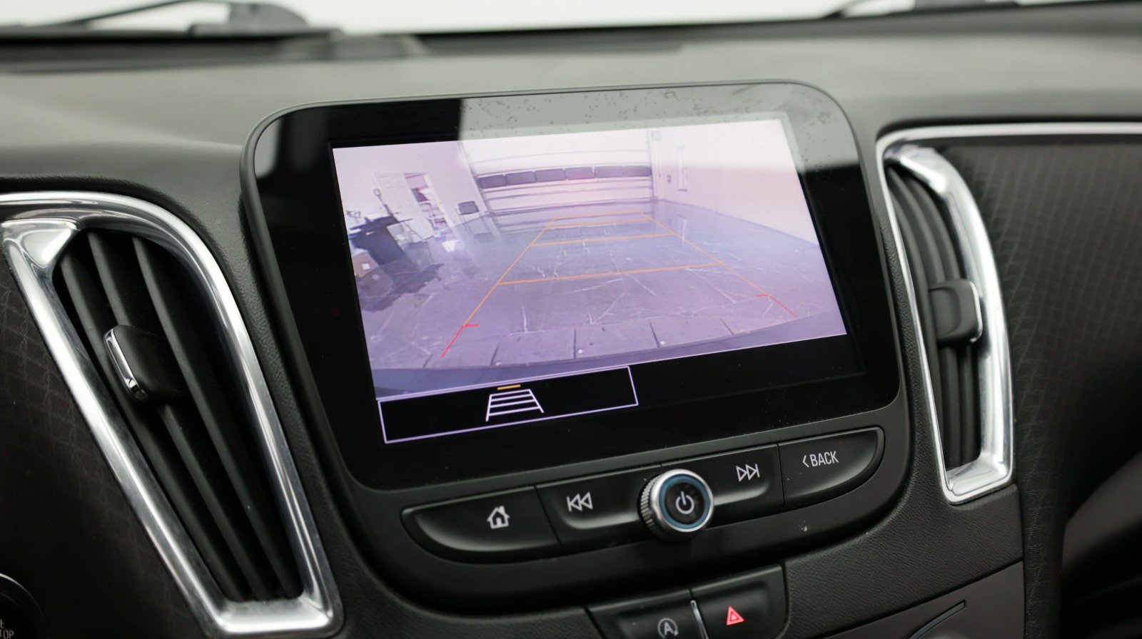 Used 2021 Chevrolet Malibu LT FWD image 21