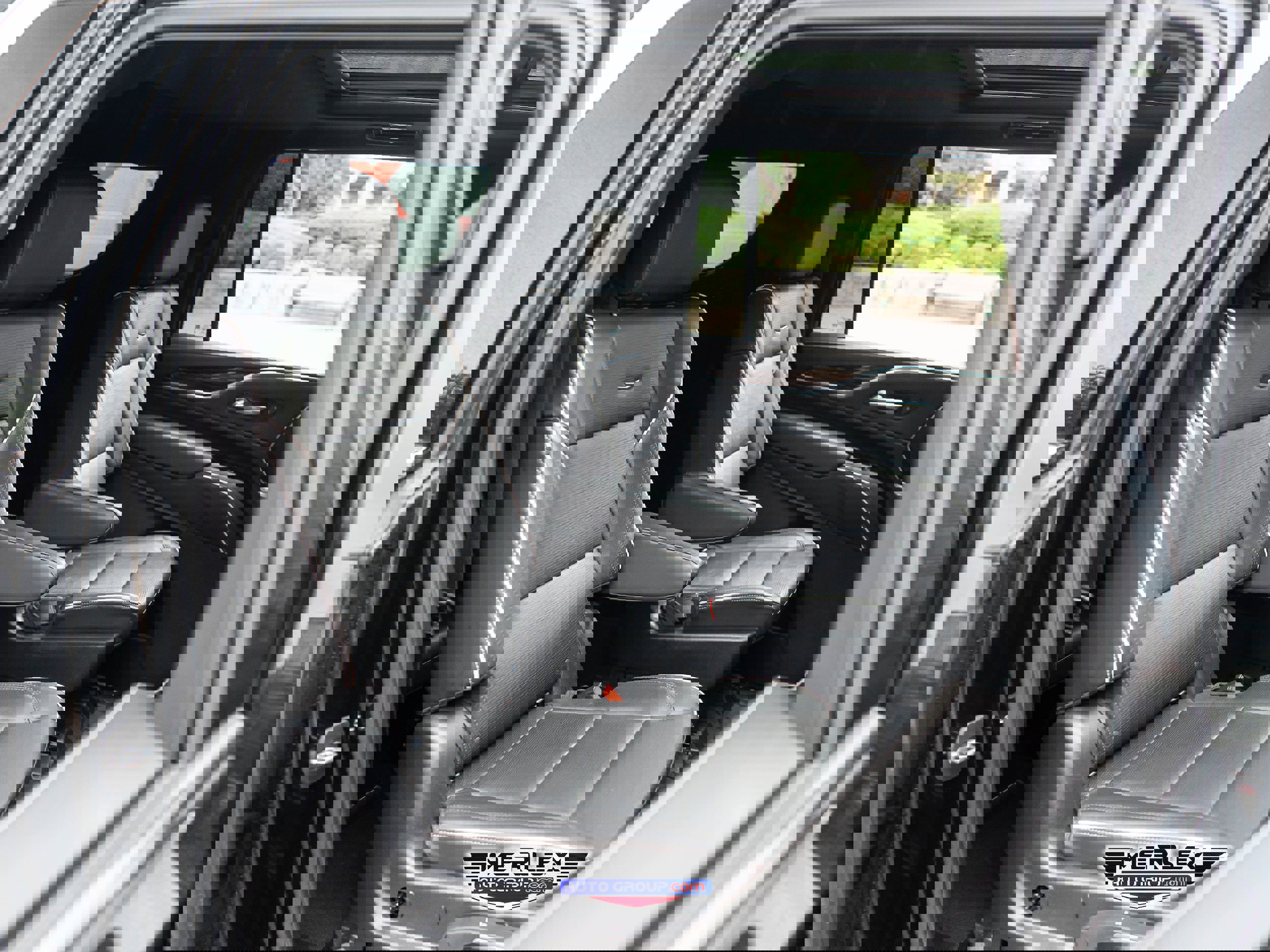 Used 2022 Cadillac Escalade ESV Premium Luxury image 18