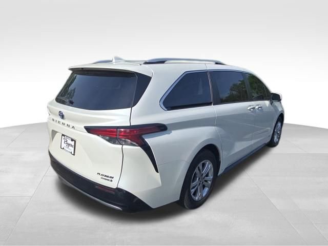 Used 2021 Toyota Sienna Platinum AWD/4WD image 6