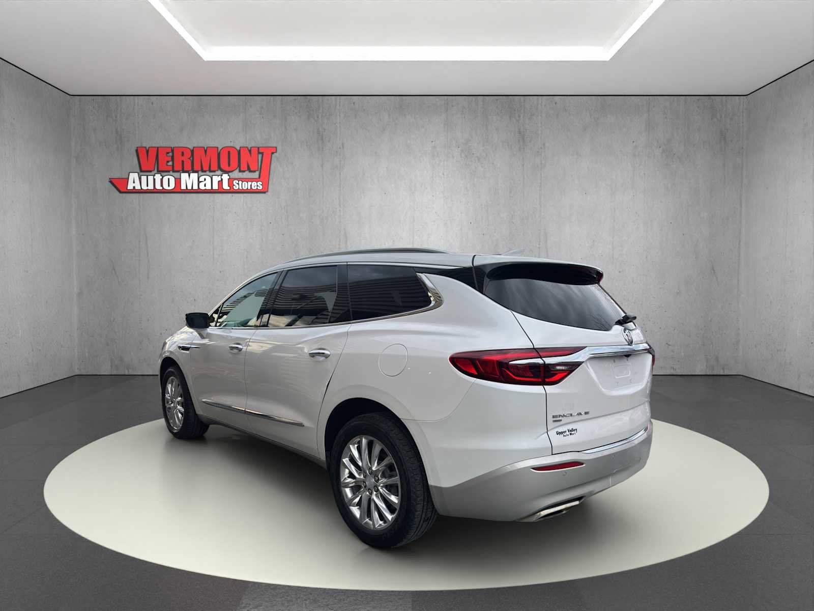 Used 2021 Buick Enclave Premium w/ Sun and Sites Package image 5