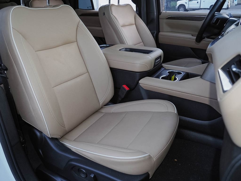 Used 2024 Chevrolet Tahoe Premier w/ Premium Package image 18