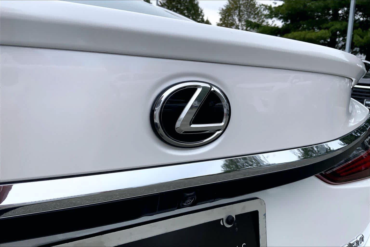 Certified 2024 Lexus ES 350 w/ Premium Package FWD image 31