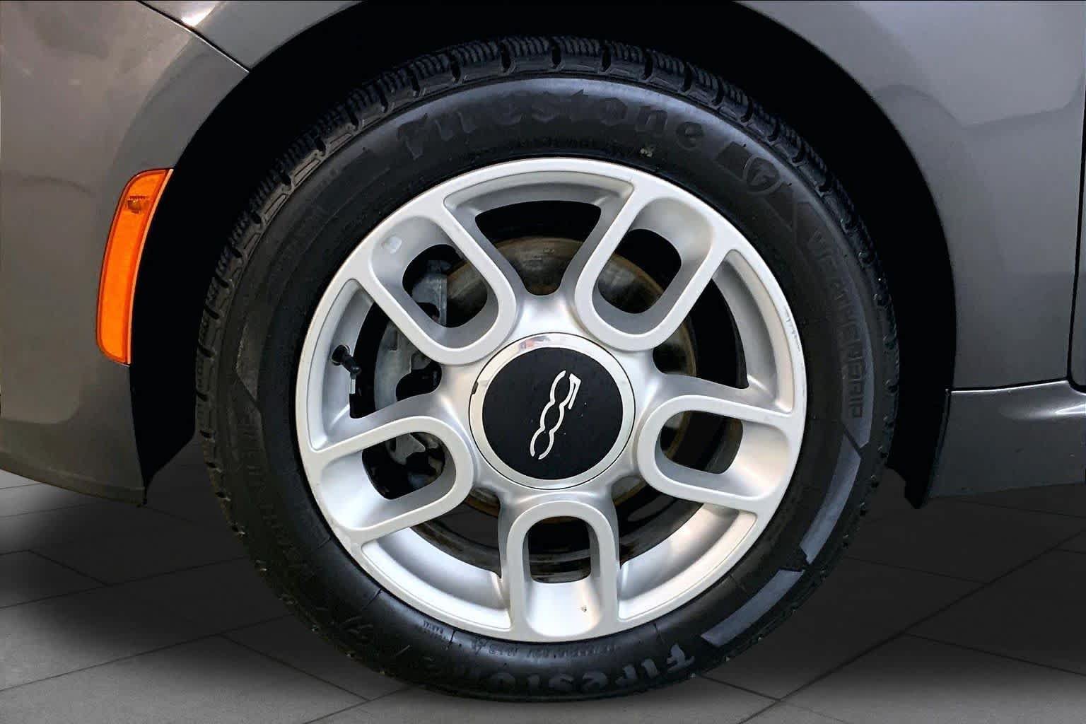 Used 2015 FIAT 500 Pop FWD image 10