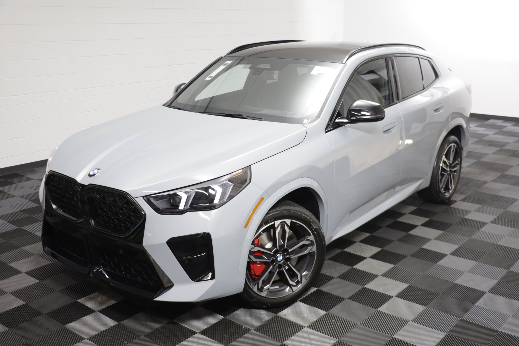 New 2026 BMW X2 xDrive28i w/ Technology Package AWD/4WD image 2