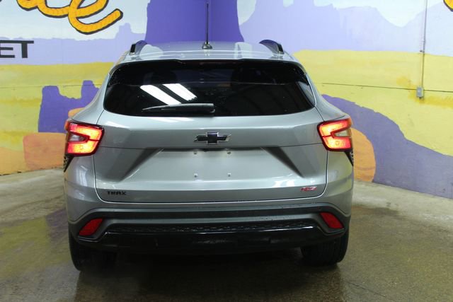 Certified 2025 Chevrolet Trax RS w/ Sunroof Package image 4