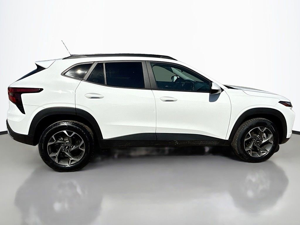 Used 2024 Chevrolet Trax LT image 11