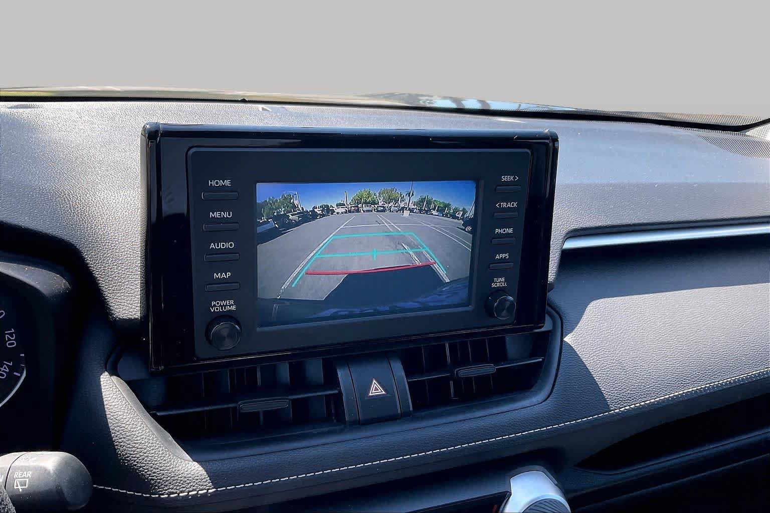 Used 2019 Toyota RAV4 LE w/ Carpet Mat Package FWD image 25
