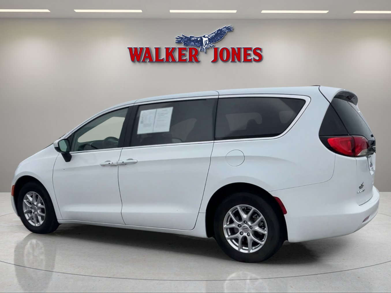 Used 2022 Chrysler Voyager LX