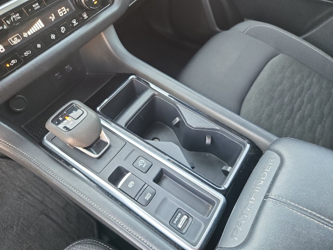 Certified 2025 Nissan Pathfinder SV FWD image 25