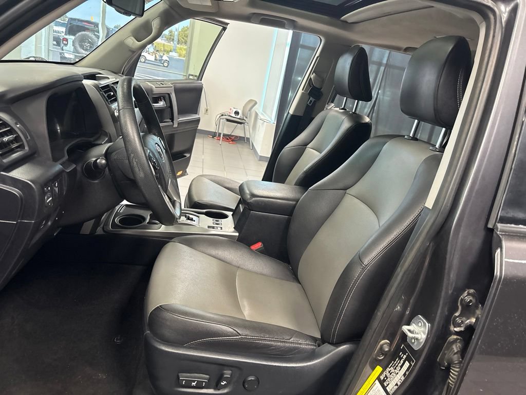 Used 2018 Toyota 4Runner SR5 Premium RWD image 26