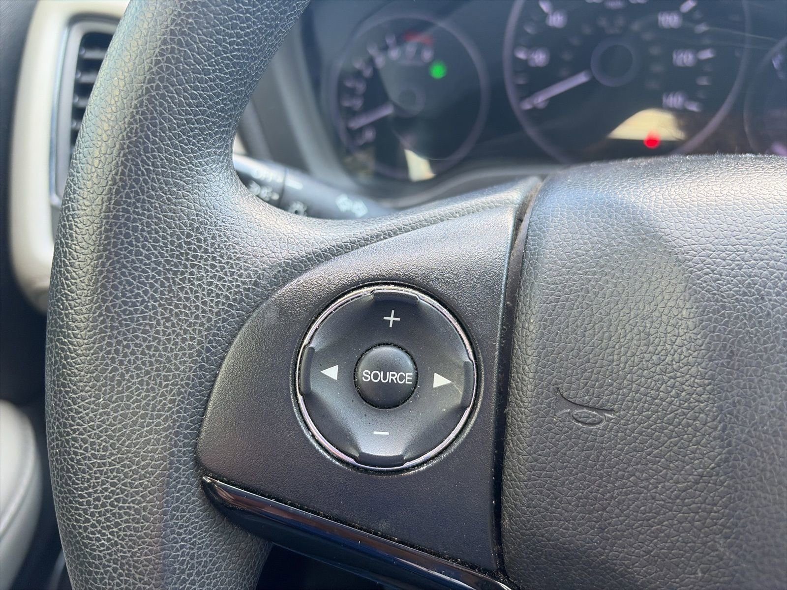 Used 2021 Honda HR-V LX image 16