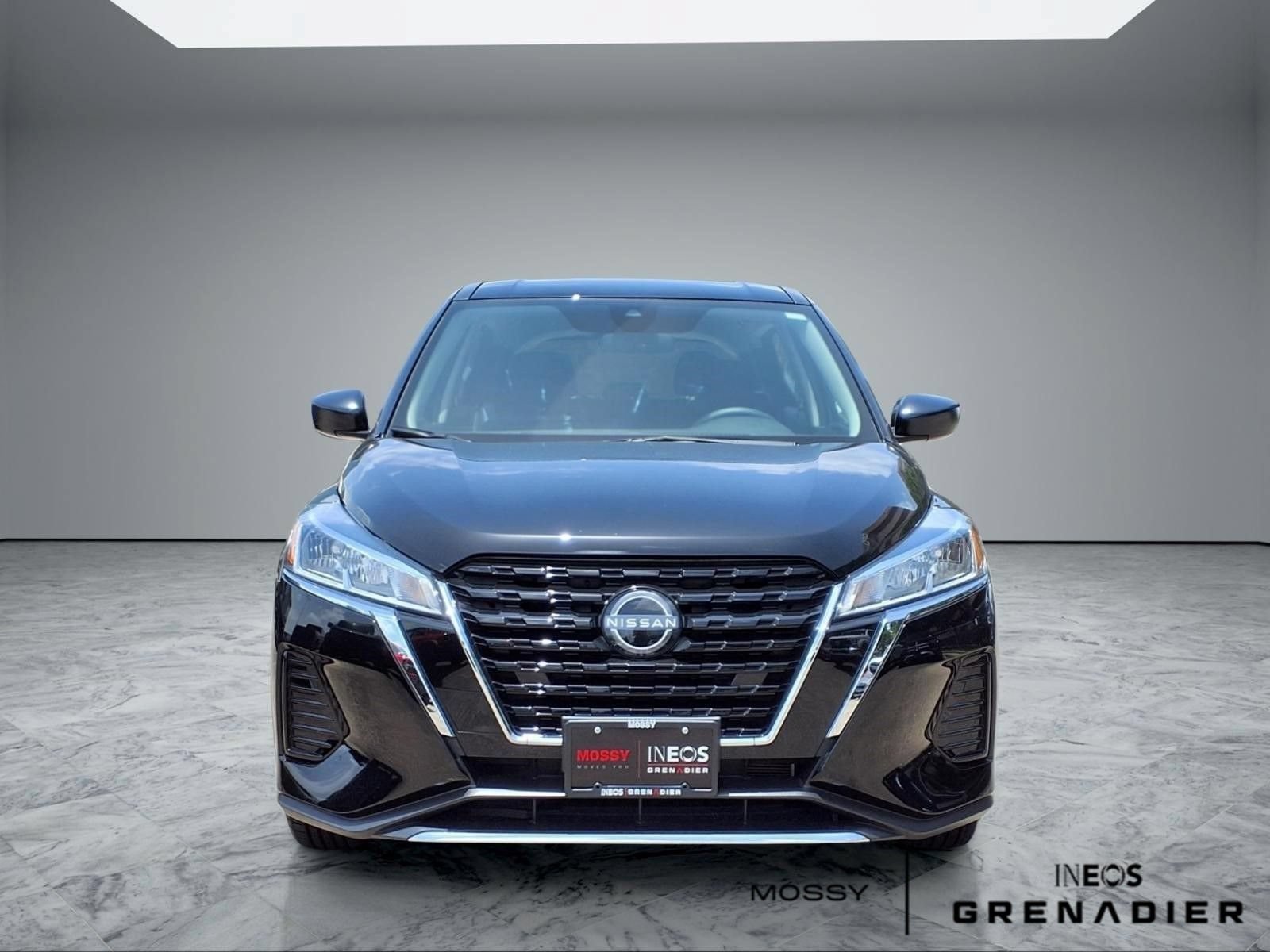 Used 2024 Nissan Kicks S FWD image 3