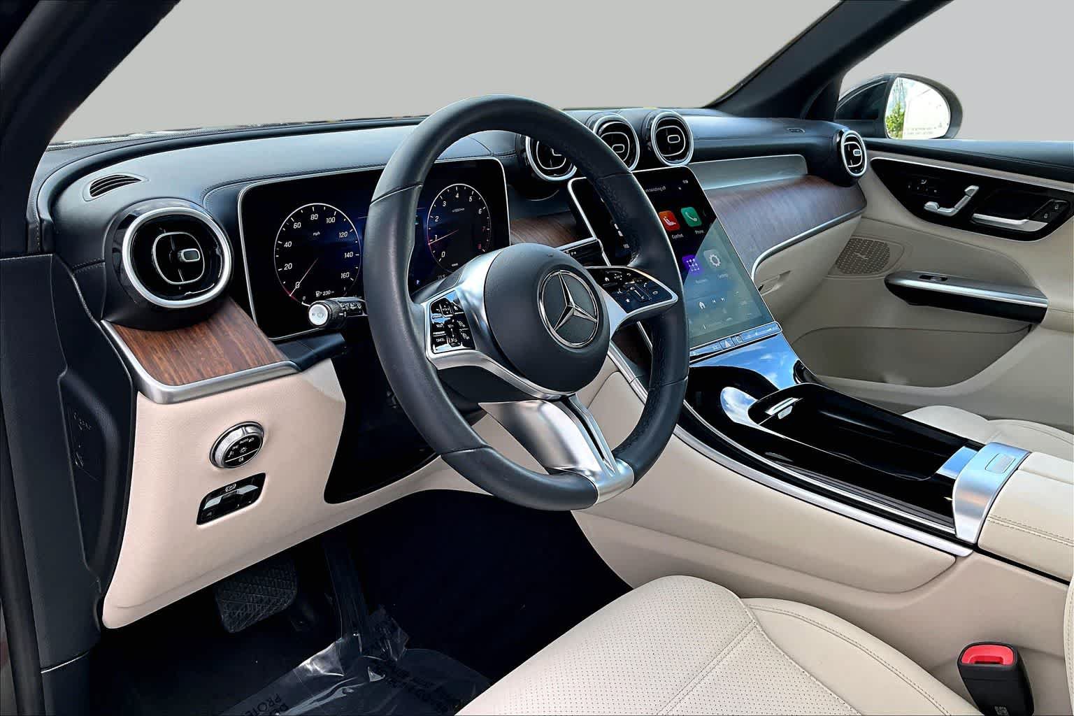 Used 2025 Mercedes-Benz GLC 300 image 16