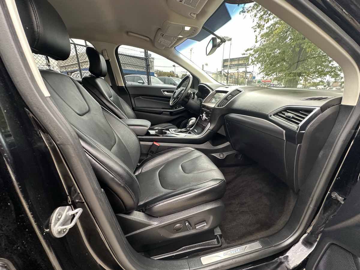 Used 2018 Ford Edge Titanium AWD/4WD image 27