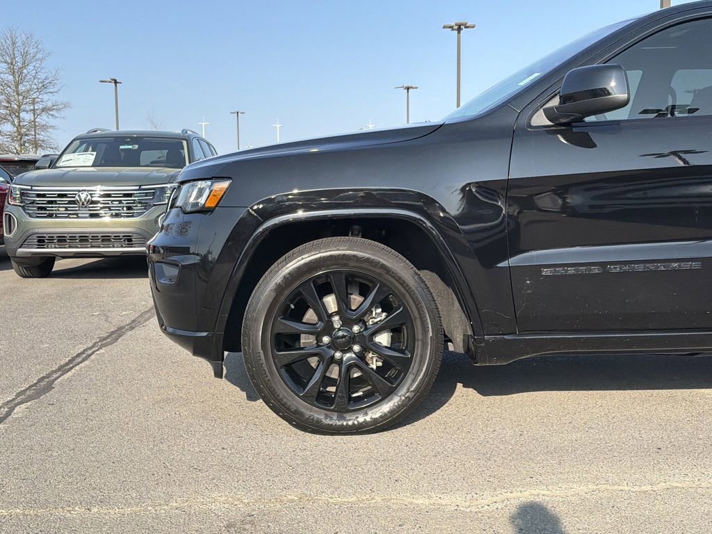 Used 2019 Jeep Grand Cherokee Altitude image 9