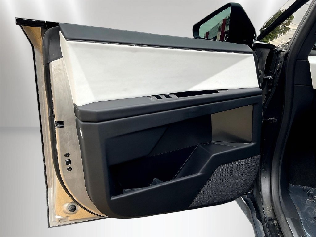 Used 2024 Tesla Cybertruck AWD Crew Cab image 19