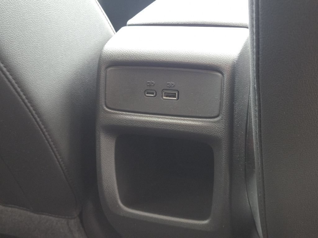Used 2025 Chevrolet Trax RS w/ Sunroof Package FWD image 13