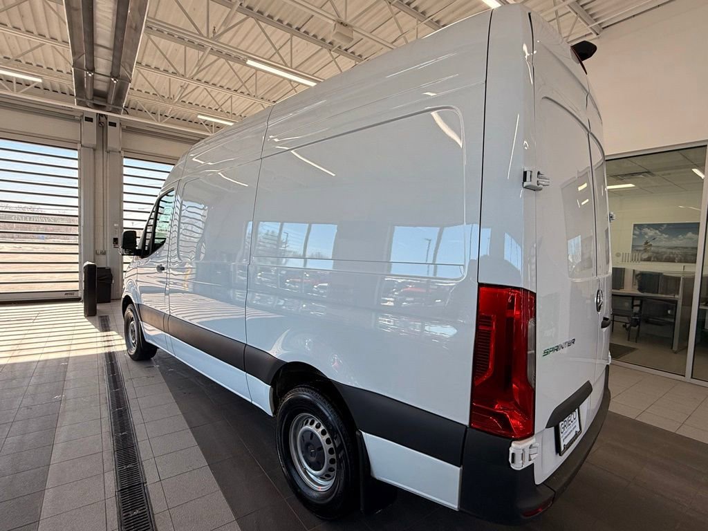 Used 2025 Mercedes-Benz Sprinter 2500 image 5