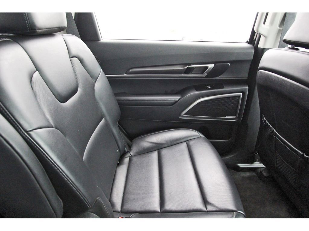 Used 2025 Kia Telluride S image 11