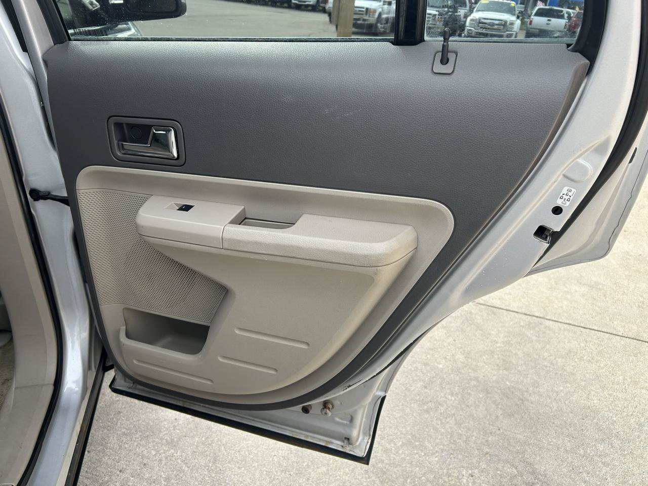 Used 2010 Ford Edge SEL FWD image 15