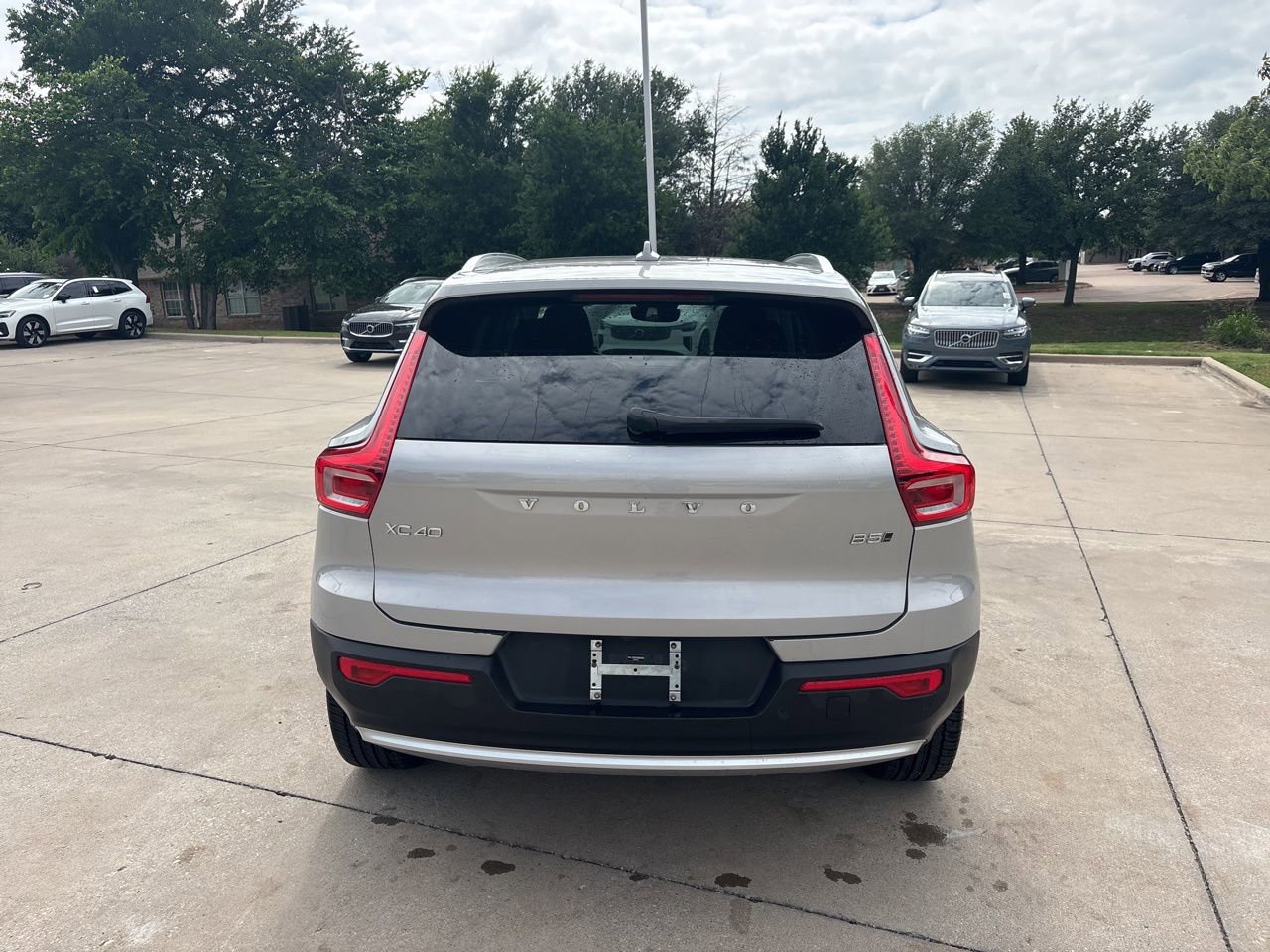 Certified 2025 Volvo XC40 B5 Plus AWD/4WD image 6