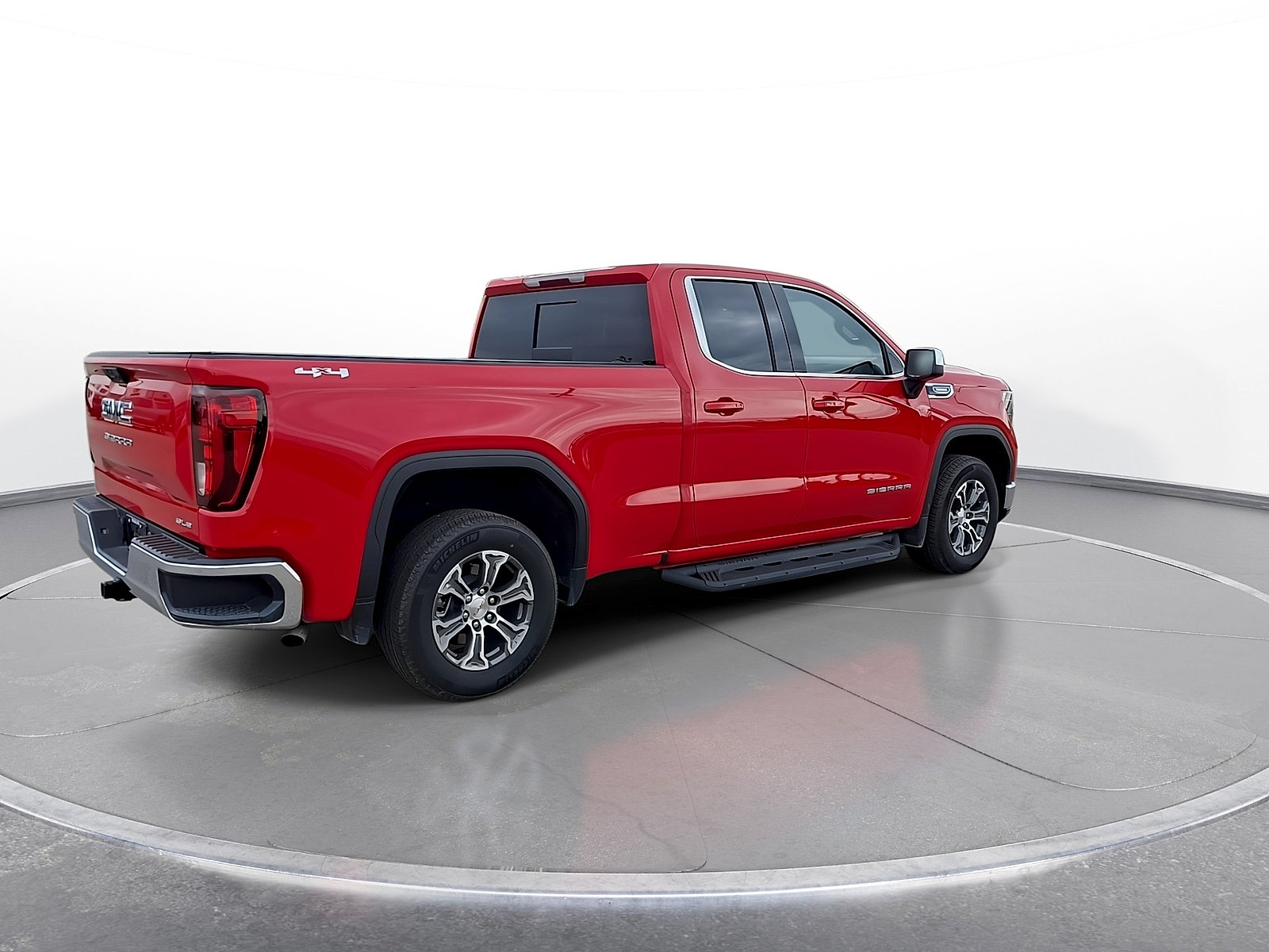 New 2026 GMC Sierra 1500 SLE w/ Preferred Package AWD/4WD image 8