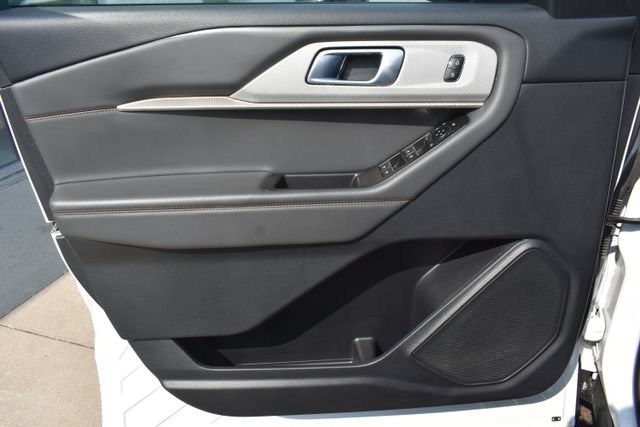 Used 2025 Ford Explorer Active w/ Active Comfort Package AWD/4WD image 18