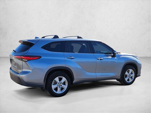 Used 2020 Toyota Highlander LE image 5