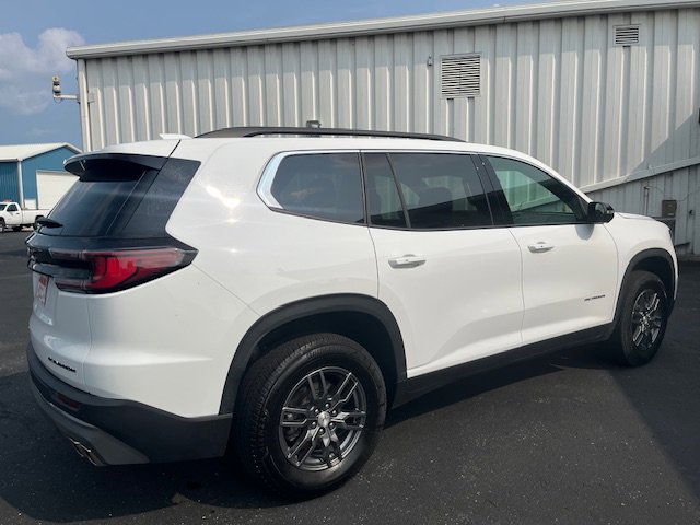 Used 2025 GMC Acadia Elevation image 6