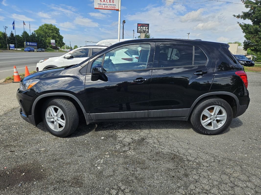 Used 2019 Chevrolet Trax LS w/ Tint and Cruise Package FWD image 2