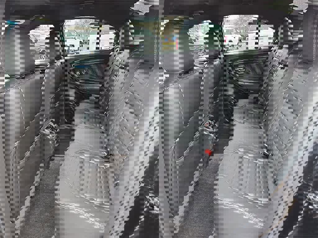 Used 2018 Ford Taurus SHO w/ Driver Assist Package image 9