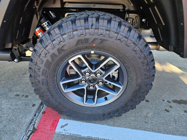 New 2026 Jeep Gladiator Mojave w/ Safety Group AWD/4WD image 9