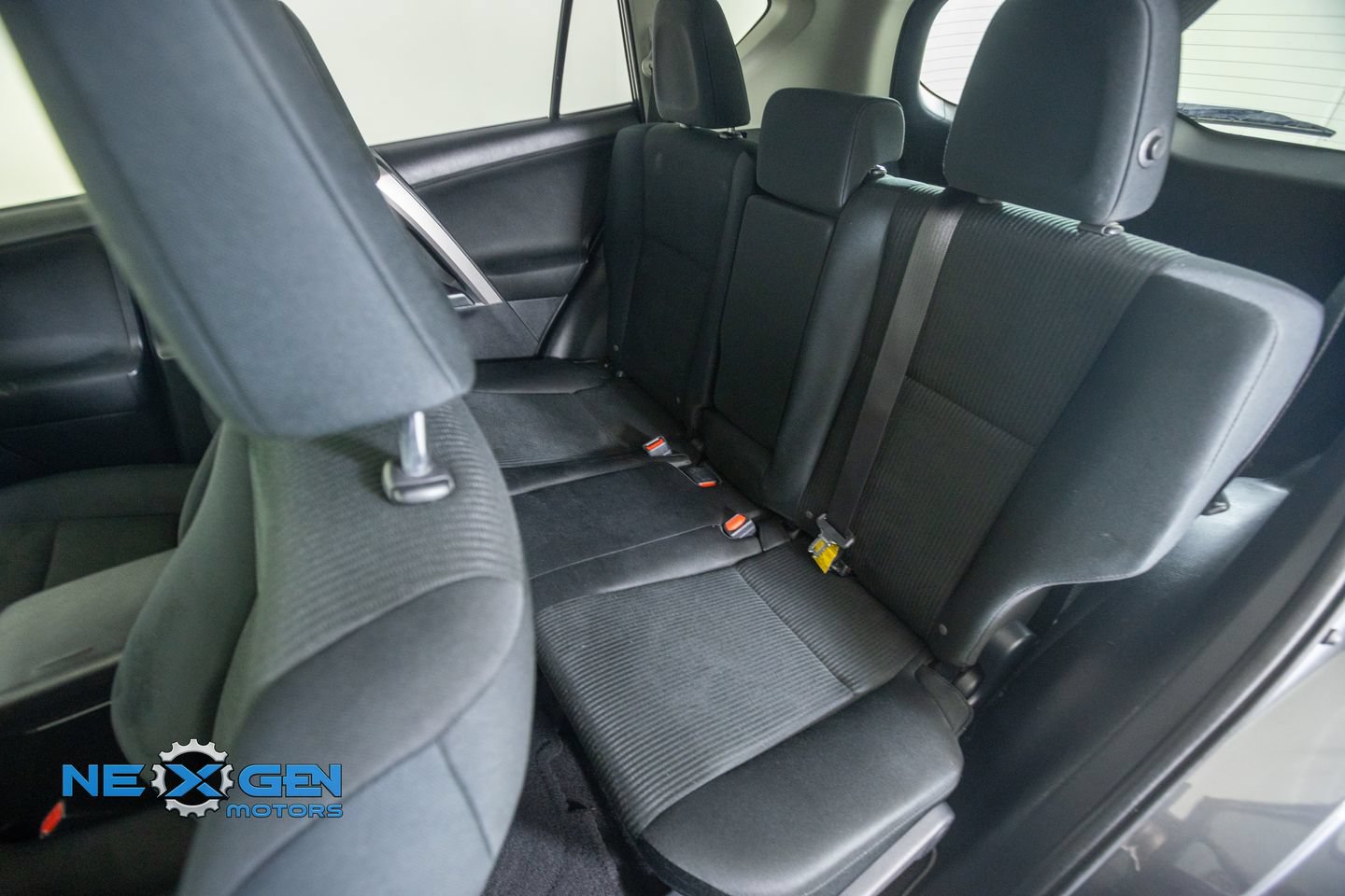 Used 2016 Toyota RAV4 LE FWD image 30