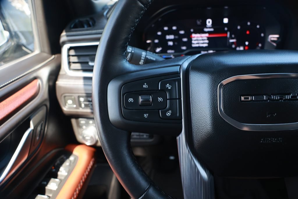 Used 2023 GMC Yukon Denali Ultimate AWD/4WD image 25