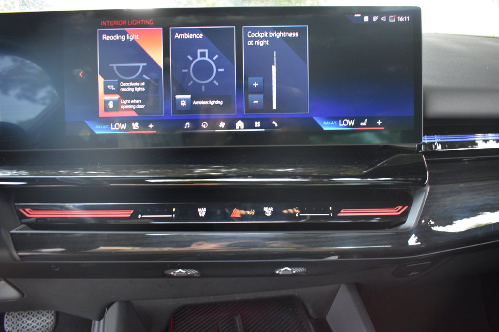 Used 2025 BMW 530i RWD image 16