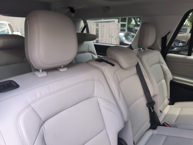 Used 2025 Lincoln Navigator L Reserve image 24