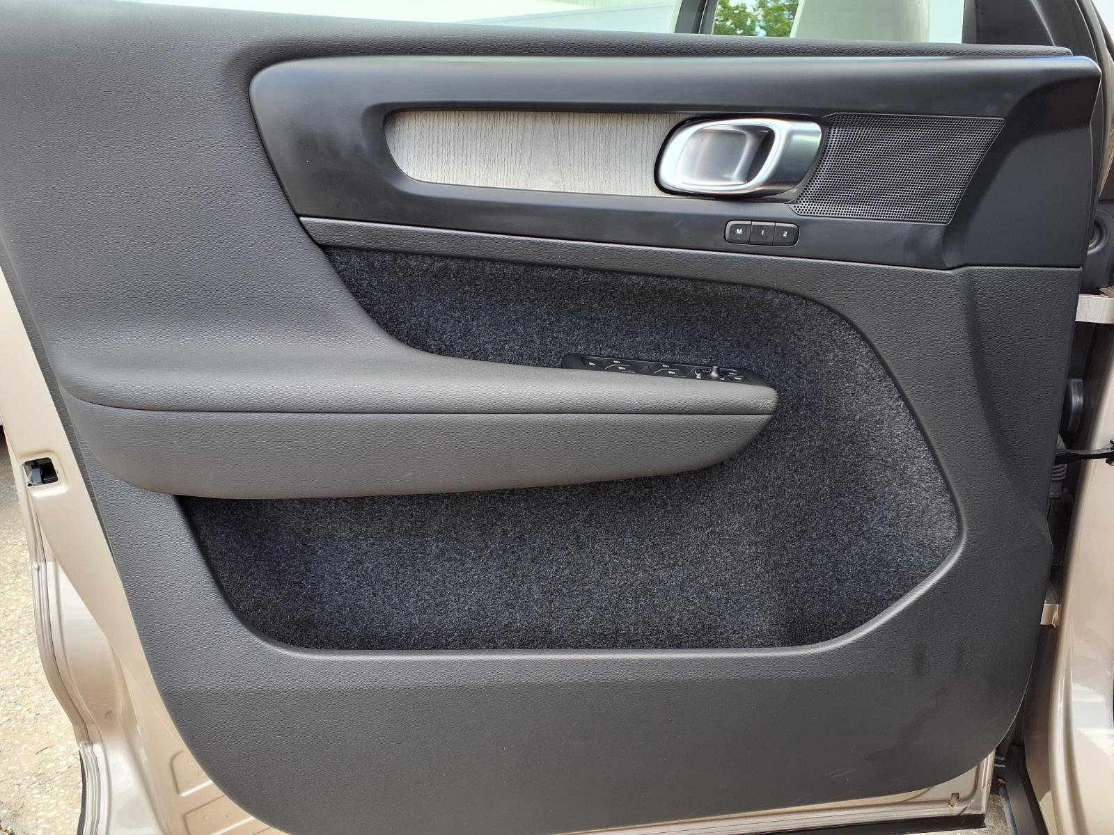 Certified 2023 Volvo XC40 B5 Plus w/ Driver Assist Package AWD/4WD image 22