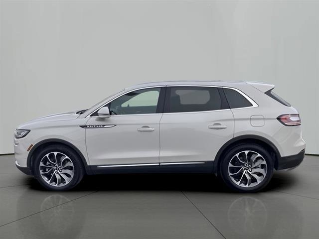 Used 2022 Lincoln Nautilus Reserve w/ Equipment Group 201A image 2