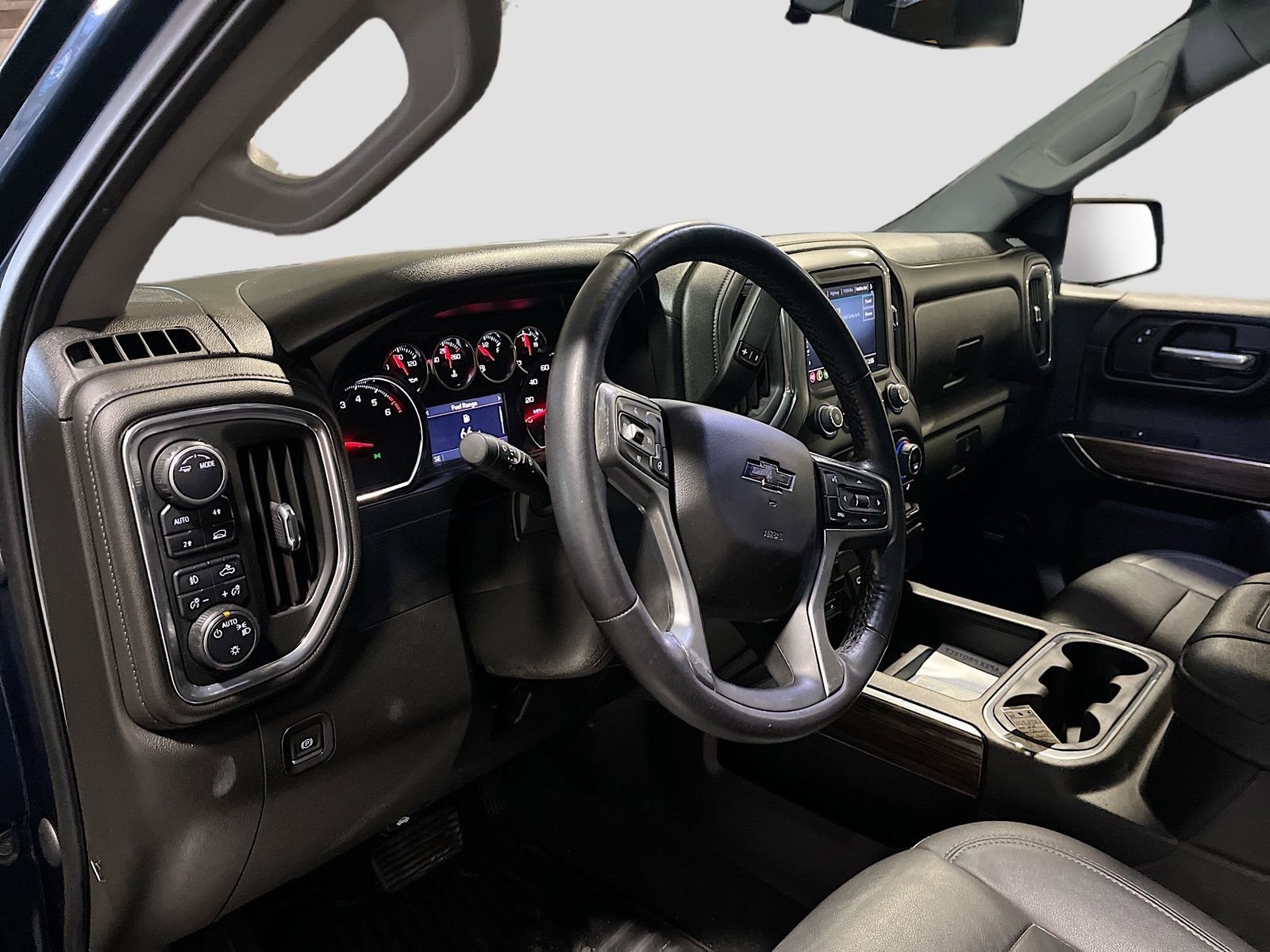 Used 2022 Chevrolet Silverado 1500 RST w/ Convenience Package II image 9