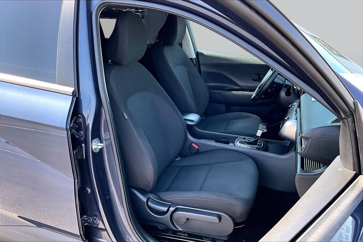 Used 2024 Hyundai Kona SEL AWD/4WD image 7