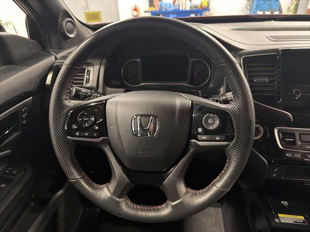 Used 2025 Honda Passport Black Edition image 21