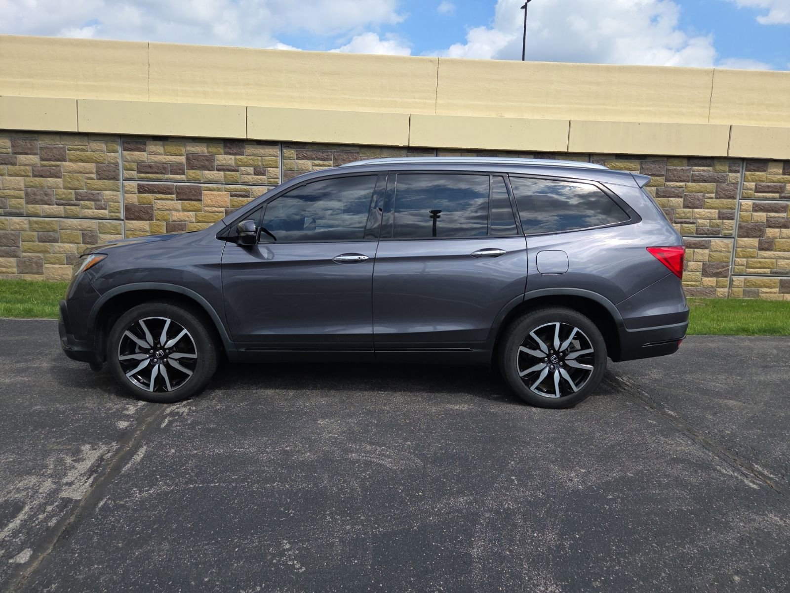 Used 2021 Honda Pilot Touring image 10