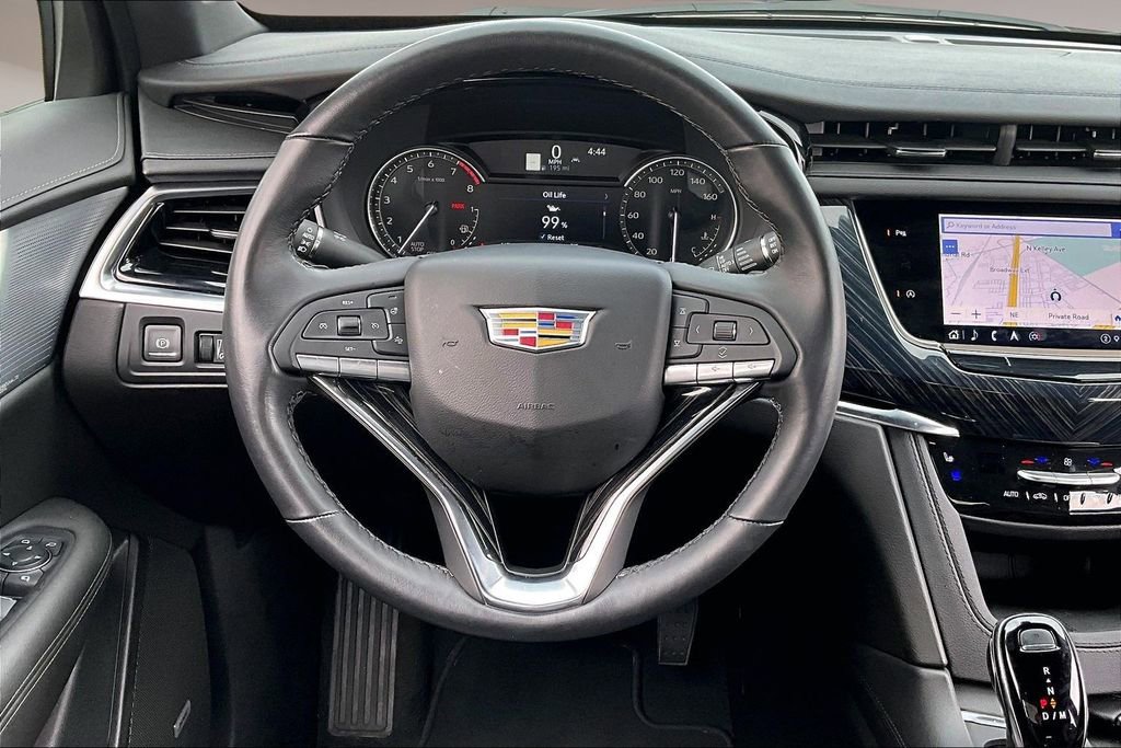 Certified 2025 Cadillac XT6 Premium Luxury AWD/4WD image 5