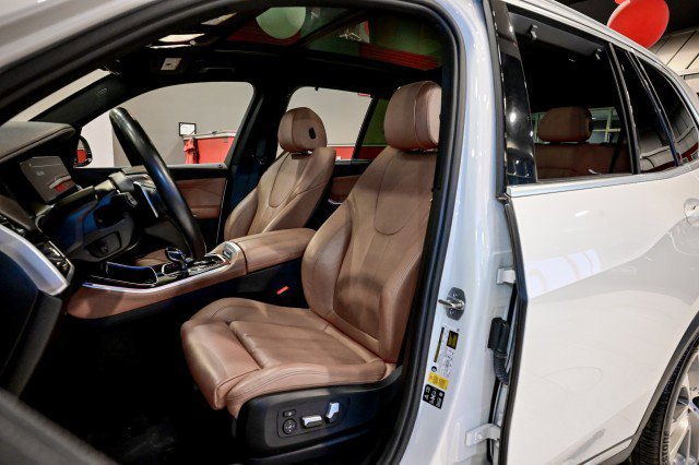 Used 2022 BMW X5 xDrive40i w/ Premium Package AWD/4WD image 14